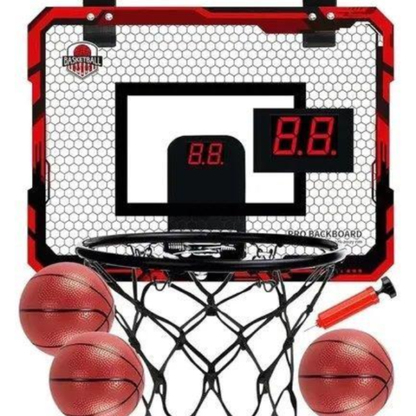 Tablero con aro de baloncesto